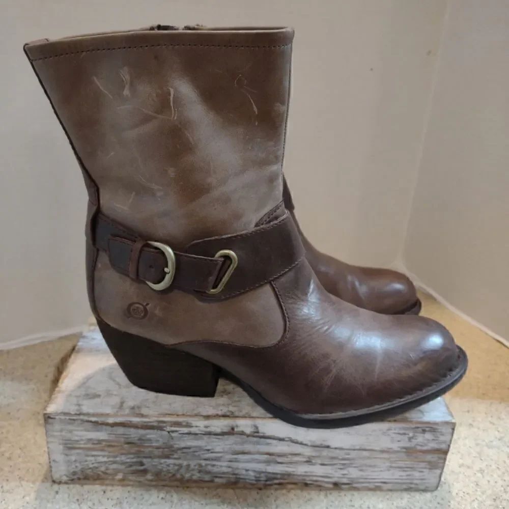 👍 Born Western Boots Size 8. S1+3
